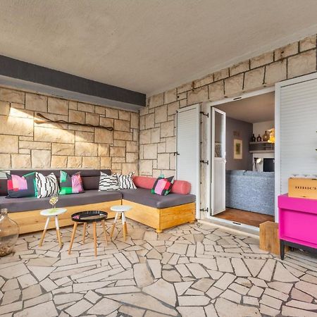 Apartment Lota With Heated Pool On Top Location Supetar Exterior photo