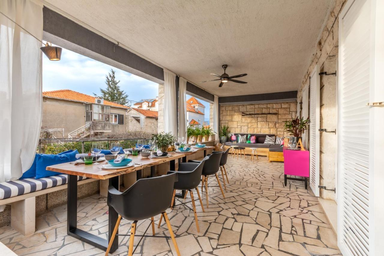 Apartment Lota With Heated Pool On Top Location Supetar Exterior photo
