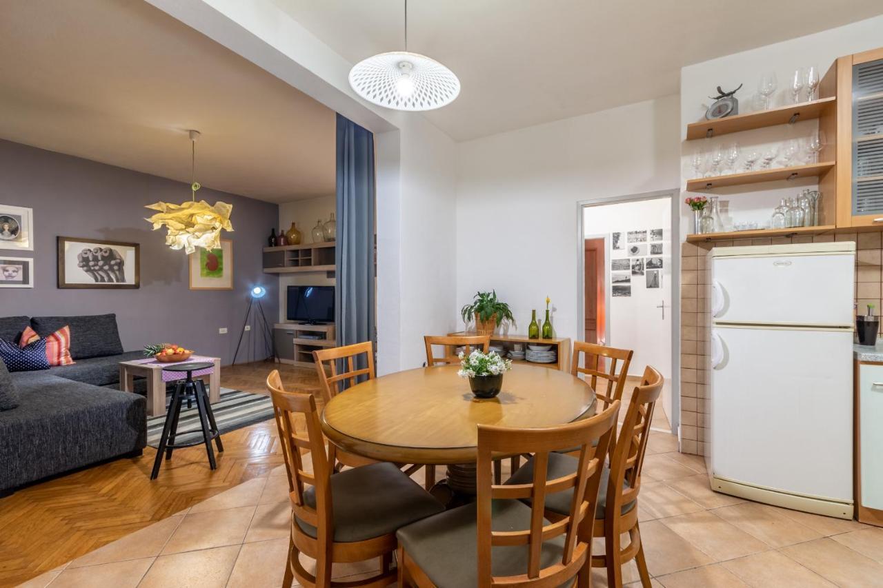 Apartment Lota With Heated Pool On Top Location Supetar Exterior photo